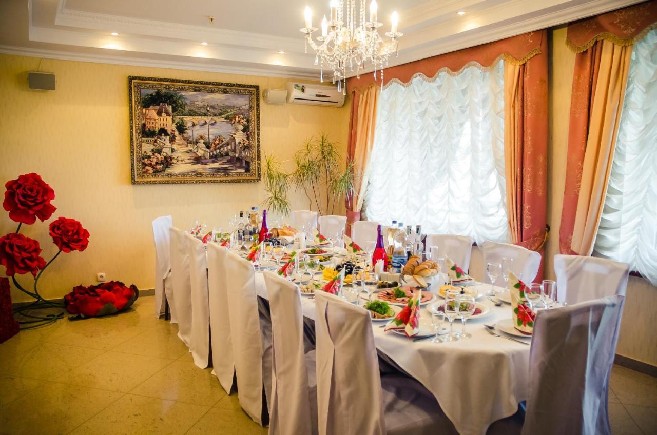 Готель Софія Dolyna Buitenkant foto